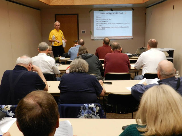 EmComm Hamfest - April 2013 — photograph 6