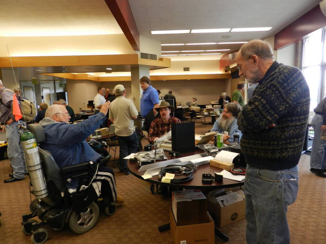 EmComm Hamfest - April 2013 — photograph 23