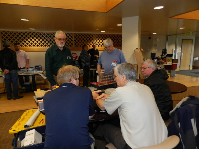 EmComm Hamfest - April 2013 — photograph 26