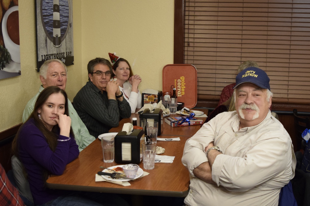 Family Dinner - December 2019 — photograph 11