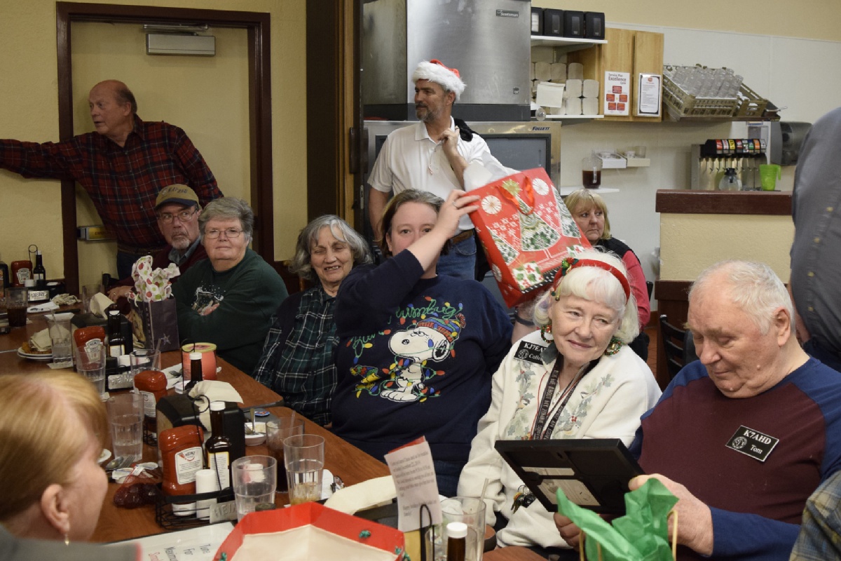 Family Dinner - December 2019 — photograph 17