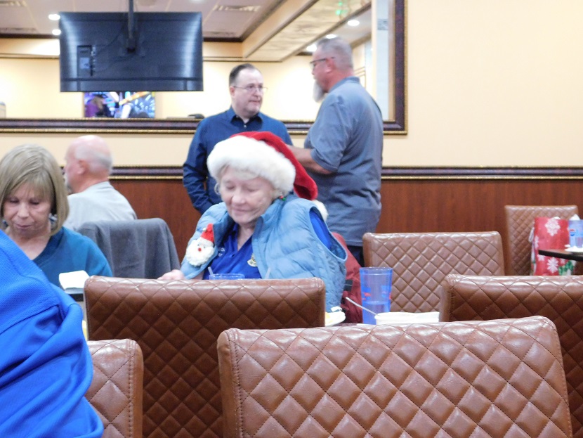Family Dinner - December 2021 — photograph 30