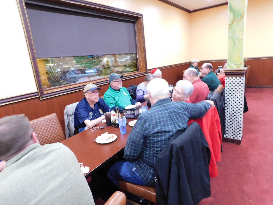 Family Dinner - December 2022 — photograph 11