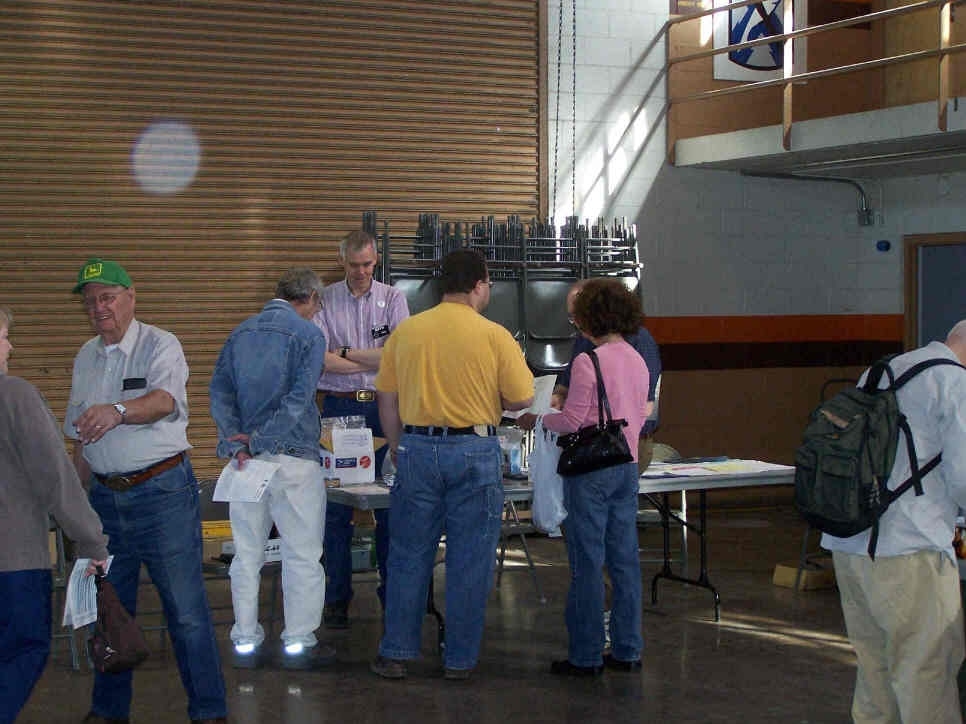 Northern Utah Hamfest 2006 pics — photograph 9